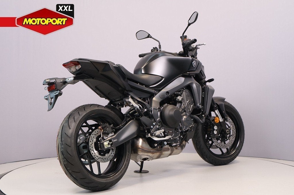 Yamaha MT 09 Y-AMT, Bedrijf, Naked bike