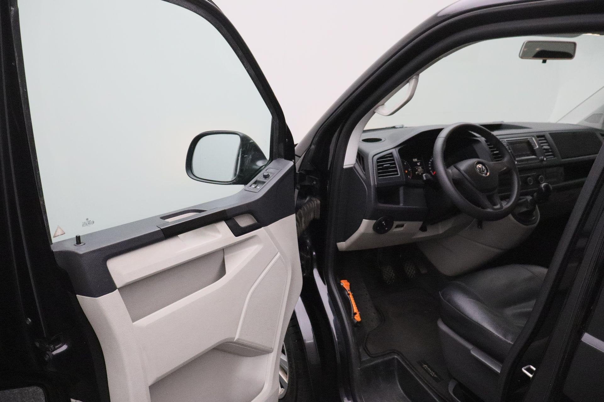 Volkswagen Transporter Kombi 2.0 TDI L1H2 Comfortline 2015 I, Auto's, Volkswagen, Voorwielaandrijving, Automatische klimaatregeling