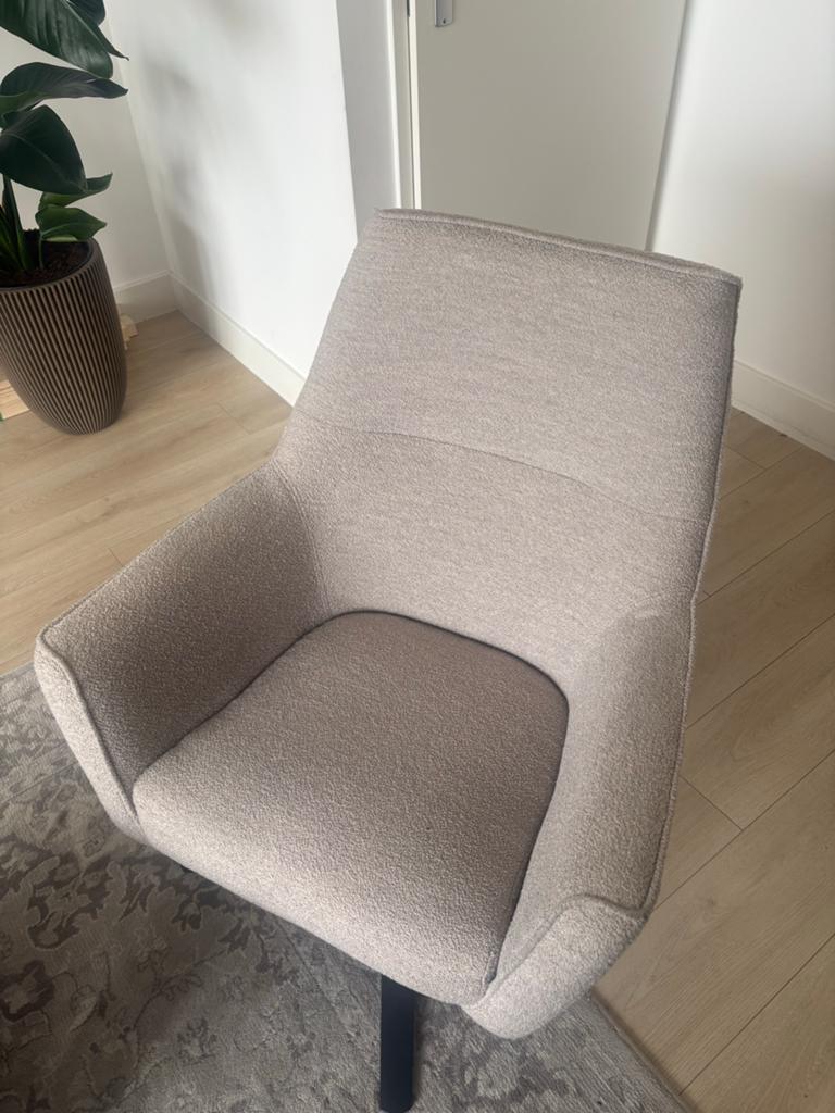 Beige draai fauteuil - Comfortabel en stijlvol, Ophalen, 75 tot 100 cm, Zo goed als nieuw, Stof