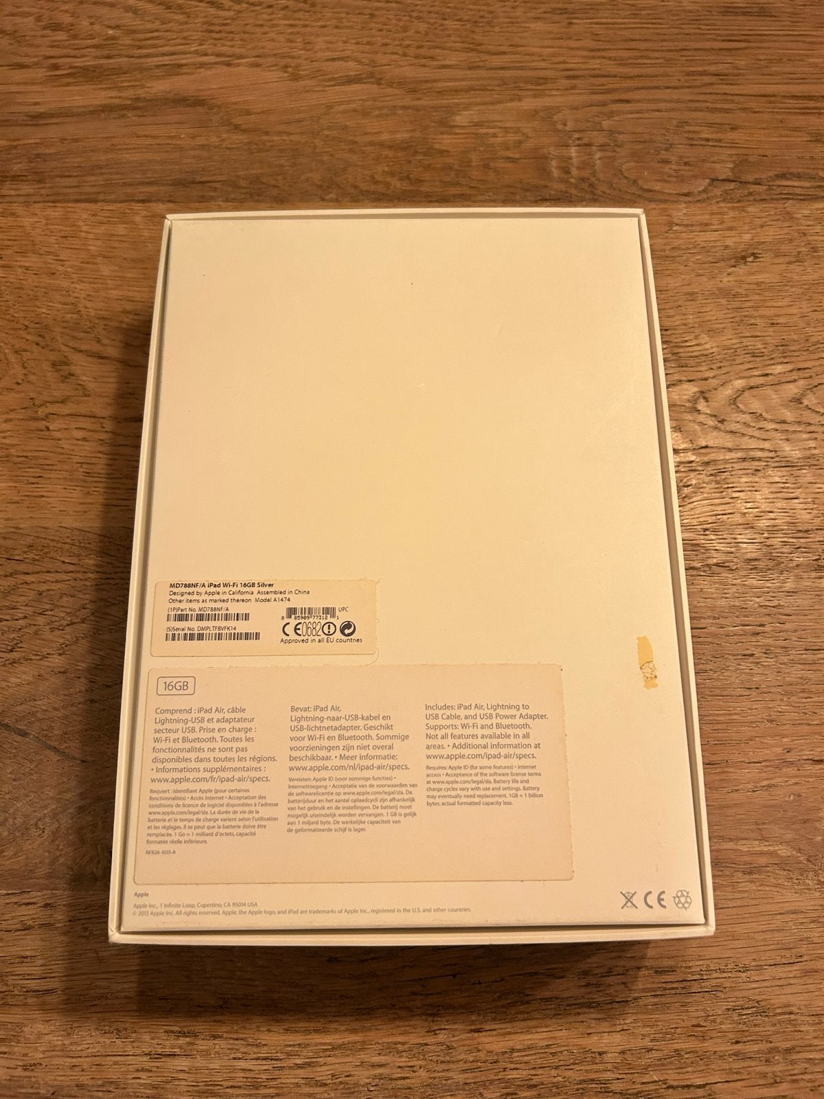 Foto 3 van Apple iPad Air 16GB Wi-Fi - Zilver (MD788NF/A)