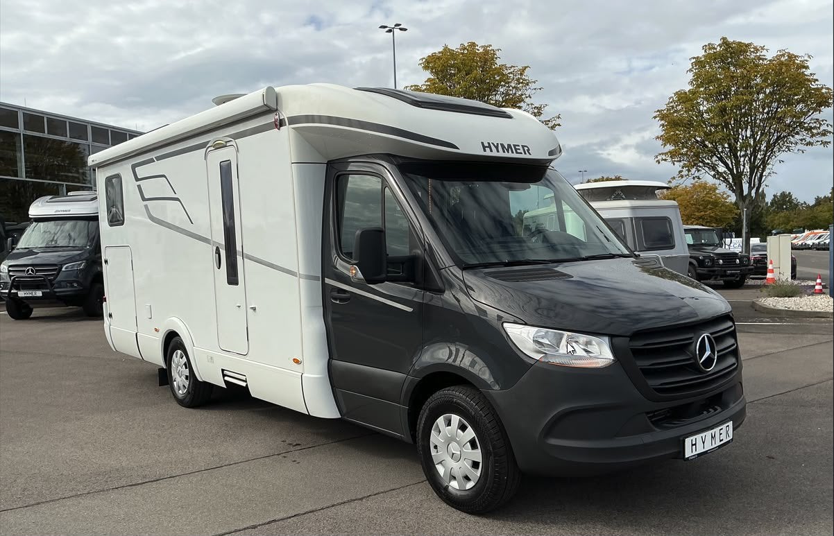 Hymer Tramp S 685 | Face to Face | Hefbed | 26.800KM, Bedrijf, Handgeschakeld, Hymer, Mercedes