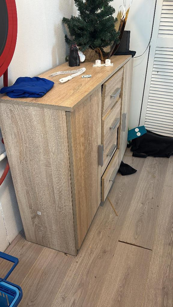 Kast jysk, Huis en Inrichting, Ophalen, Overige materialen, Gebruikt, Met deur(en)
