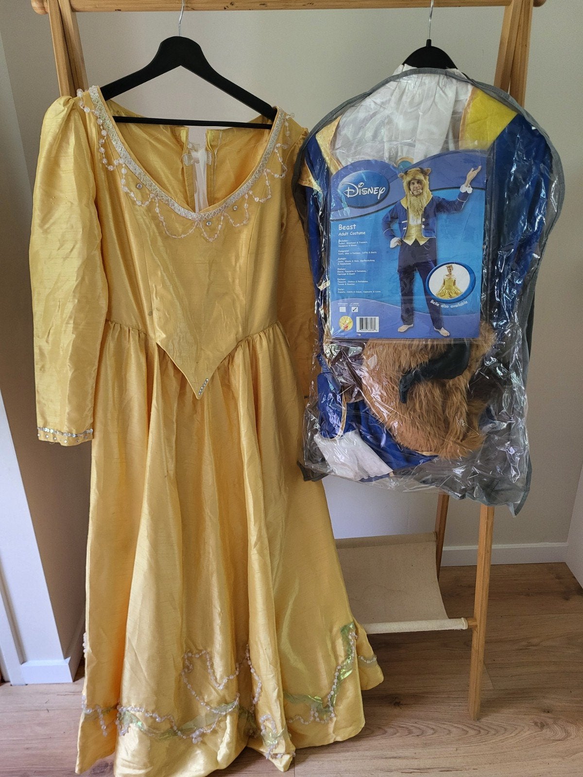 Belle en het Beest kleding theepot, kopje, kandelaar, roos, Ophalen, Zo goed als nieuw, Carnaval