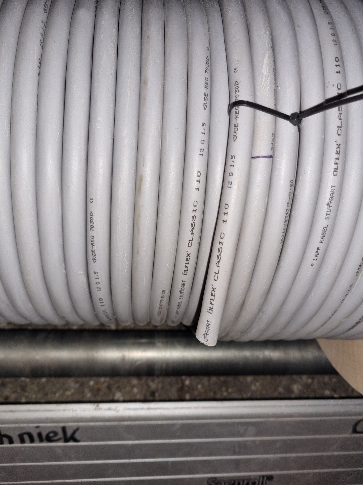 92 meter 3x2,5 mm2 flexibele kern, Doe-het-zelf en Verbouw, Elektra en Kabels, Ophalen, Zo goed als nieuw, Overige merken, Kabel of Snoer