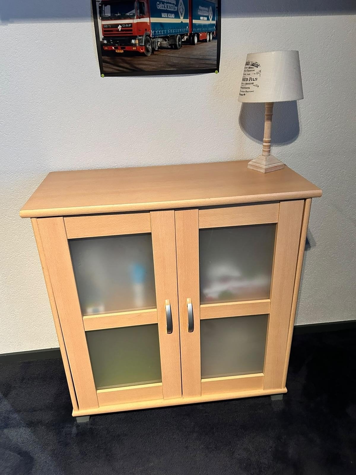 Houten kastje met glazen deuren, Ophalen, Gebruikt