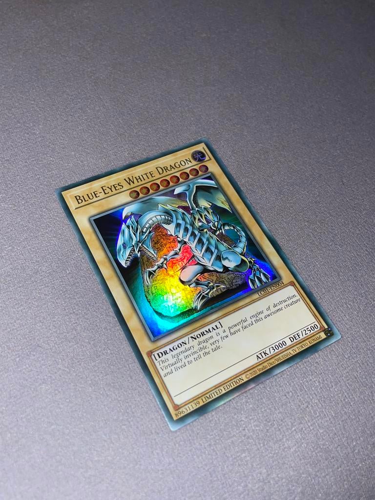 Yu-Gi-Oh! Blue Eyes White Dragon LC01-EN004, Hobby en Vrije tijd, Verzamelkaartspellen | Yu-gi-Oh!, Ophalen of Verzenden, Nieuw