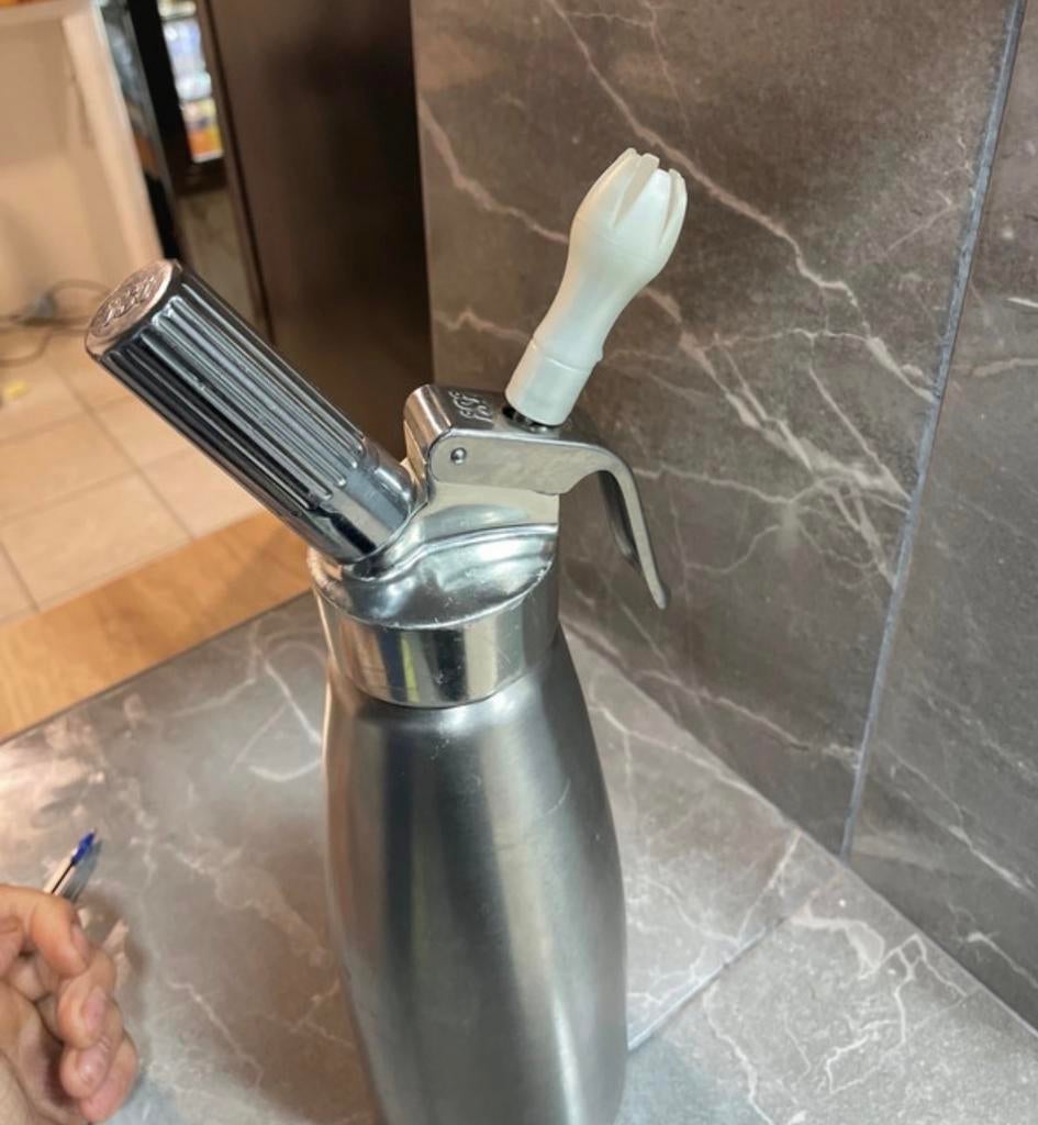 ISI Slagroomspuit 1L - Goede Conditie, Zilver, Ophalen of Verzenden, Metaal, Overige merken