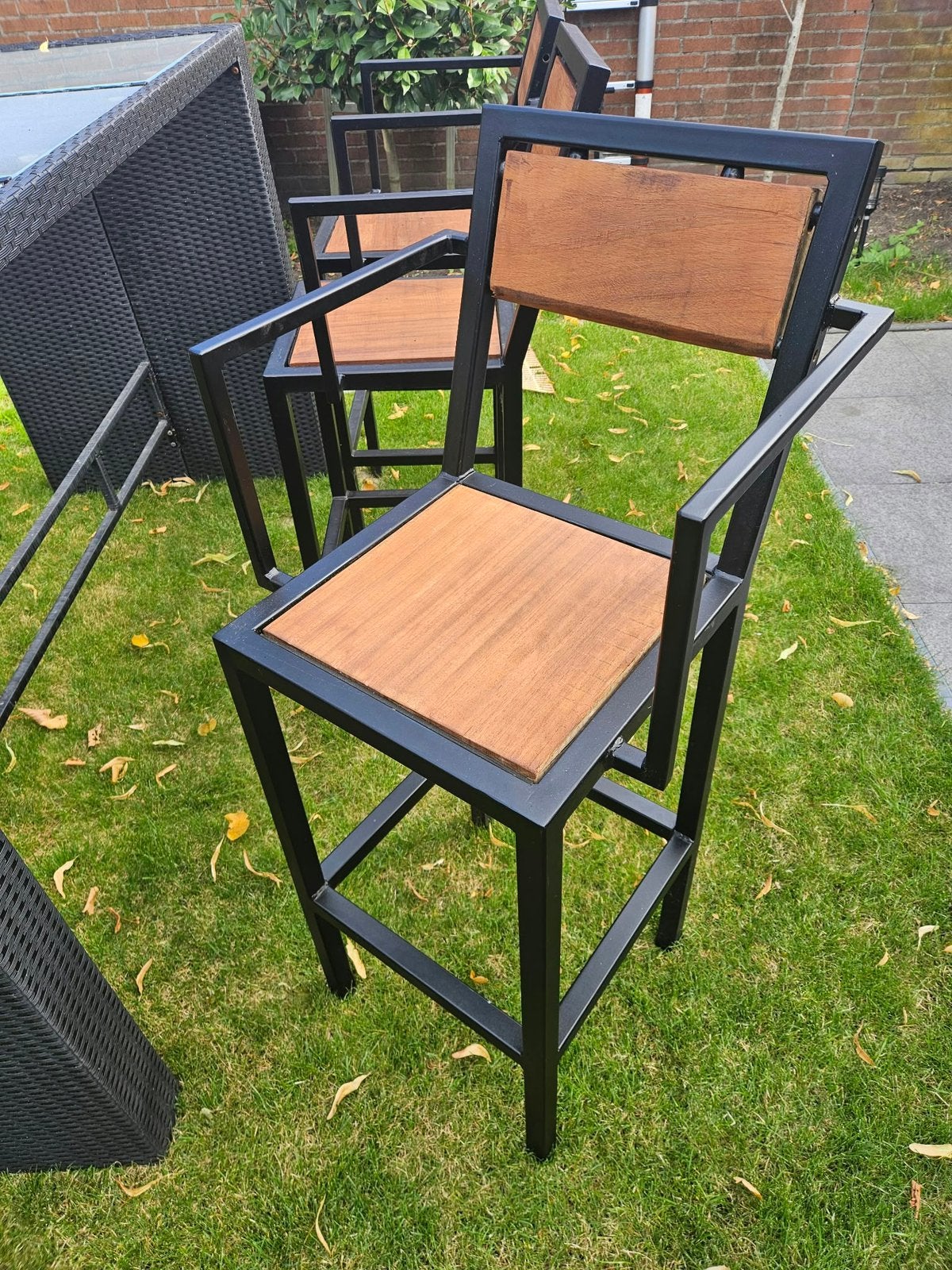6 Barstoelen Handmade met Stalen Frame & Hardhouten zitting, Ophalen, Zo goed als nieuw, Hout