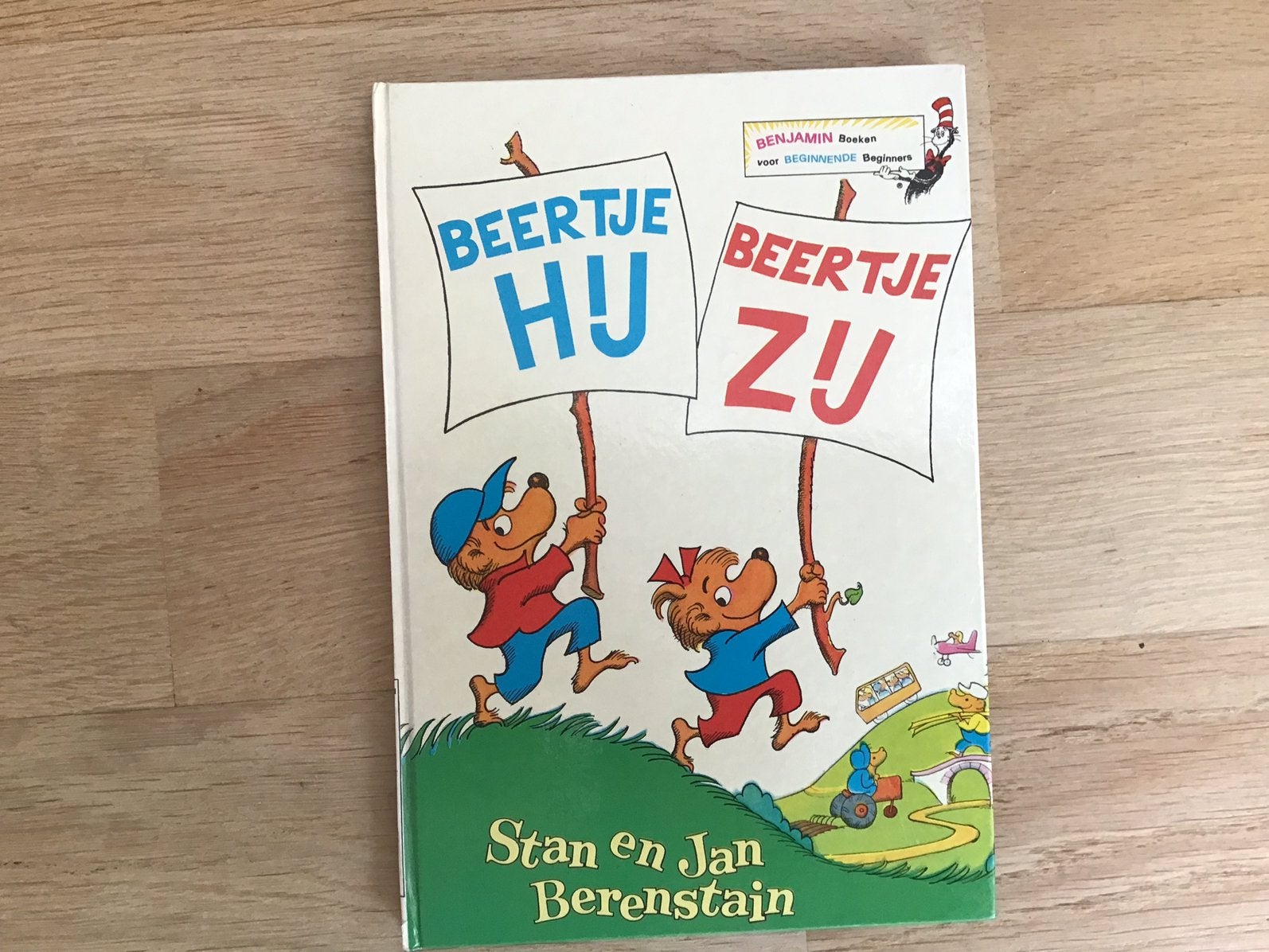Beertje Hij Beertje Zij - dr Seuss, Stan en Jan Berenstain., Ophalen of Verzenden, Zo goed als nieuw, Fictie algemeen
