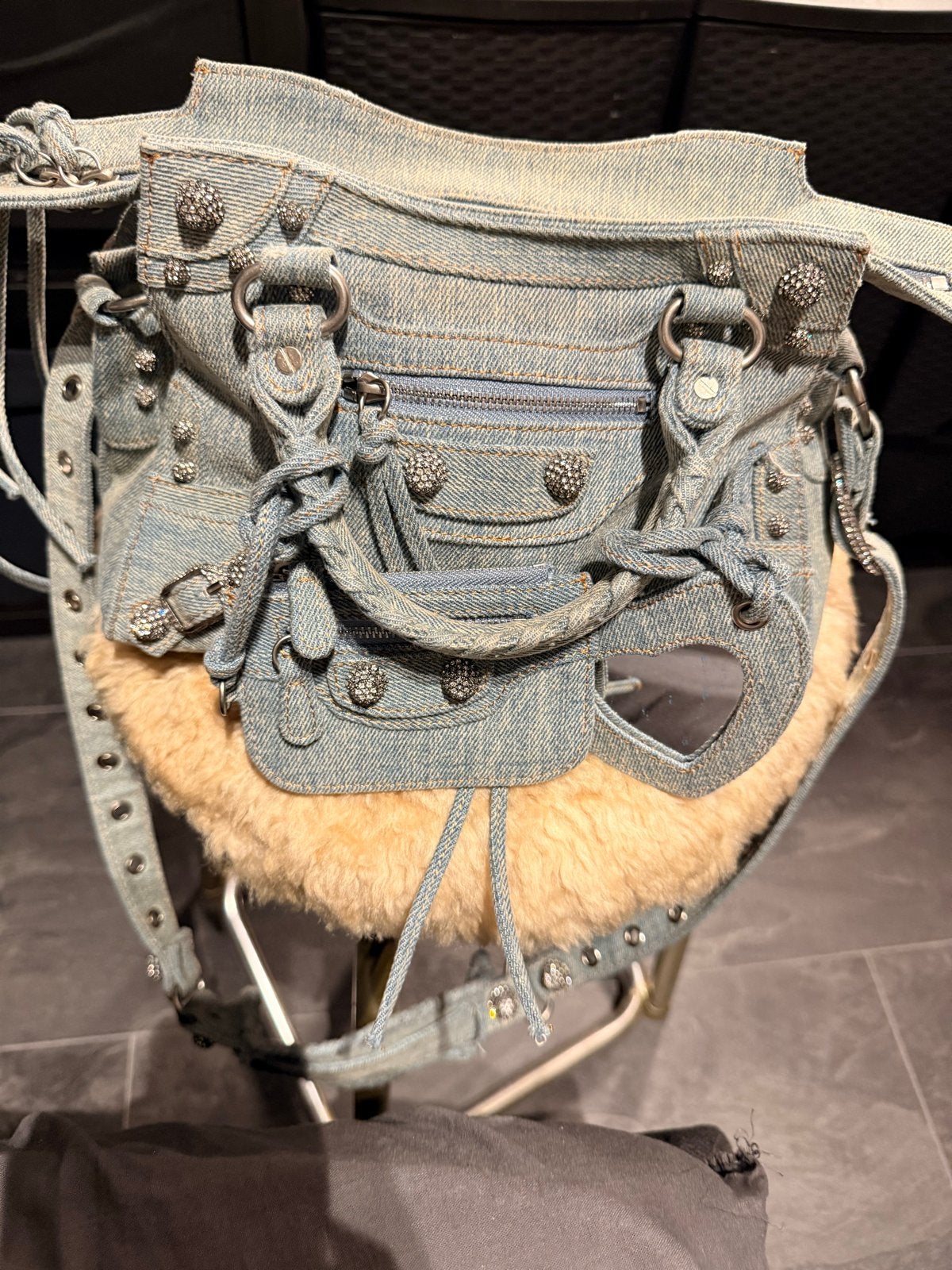 Balenciaga Denim Tas - Stijlvolle Schoudertas, Sieraden, Tassen en Uiterlijk, Ophalen of Verzenden, Zo goed als nieuw, Blauw, Handtas