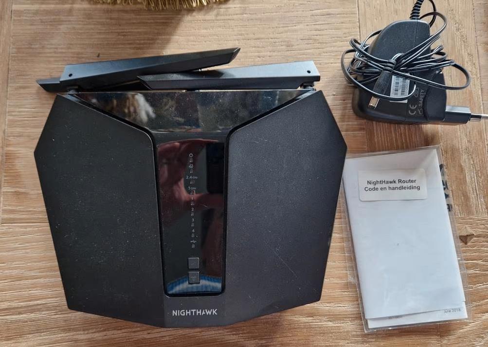 NightHawk router, Computers en Software, Routers en Modems, Ophalen of Verzenden, Zo goed als nieuw, Router