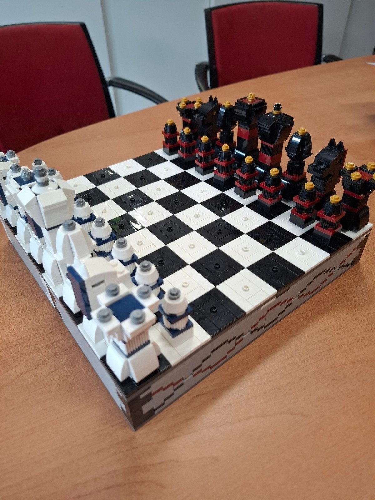 Lego Iconic Chess set 40174 schaakspel, Gebruikt, Stichting Loods, Ophalen of Verzenden, Ridderspoorstraat 2 Den Bosch