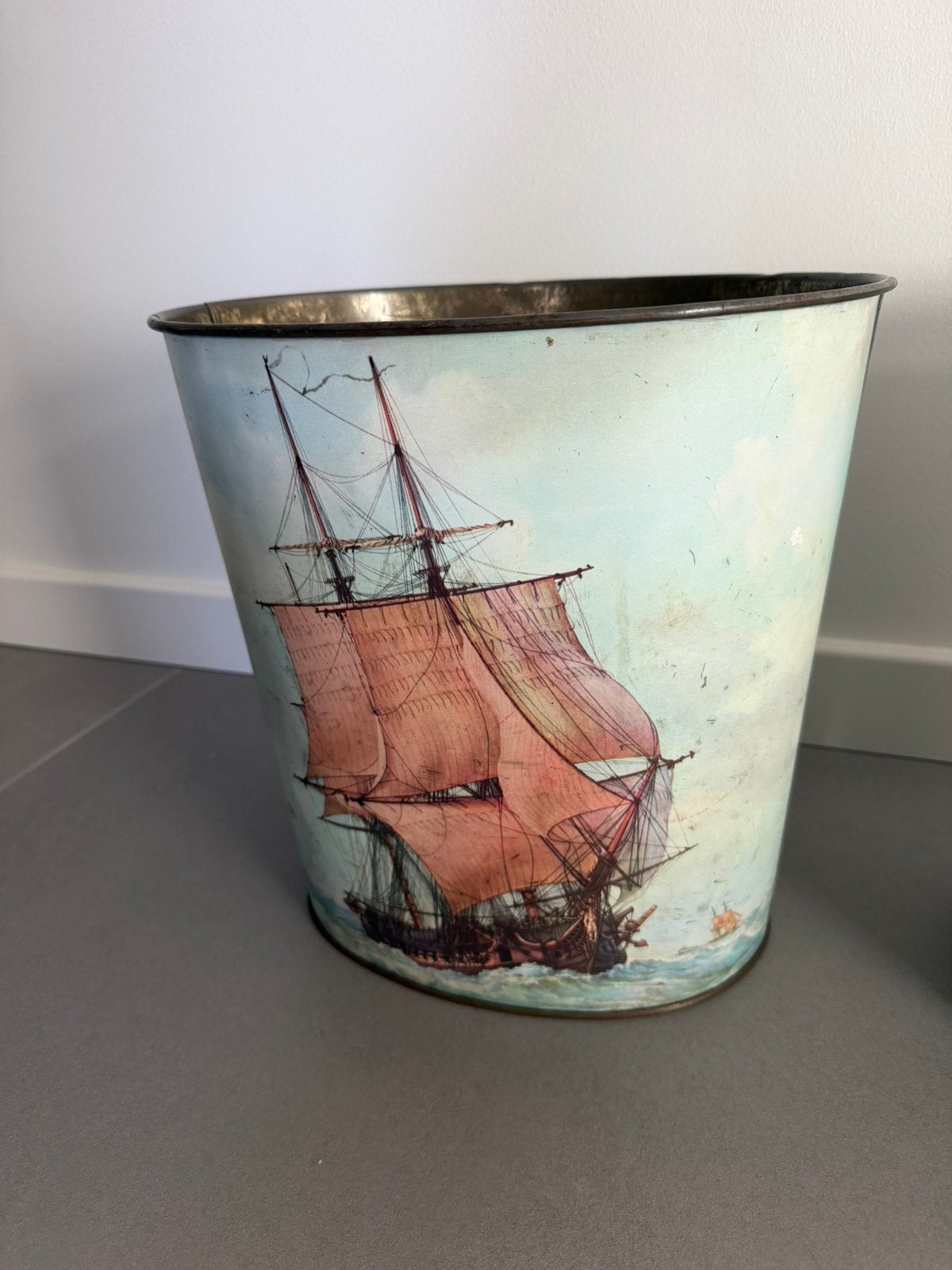 Vintage metalen prullenbak met scheepsmotief Massilly, Ophalen of Verzenden