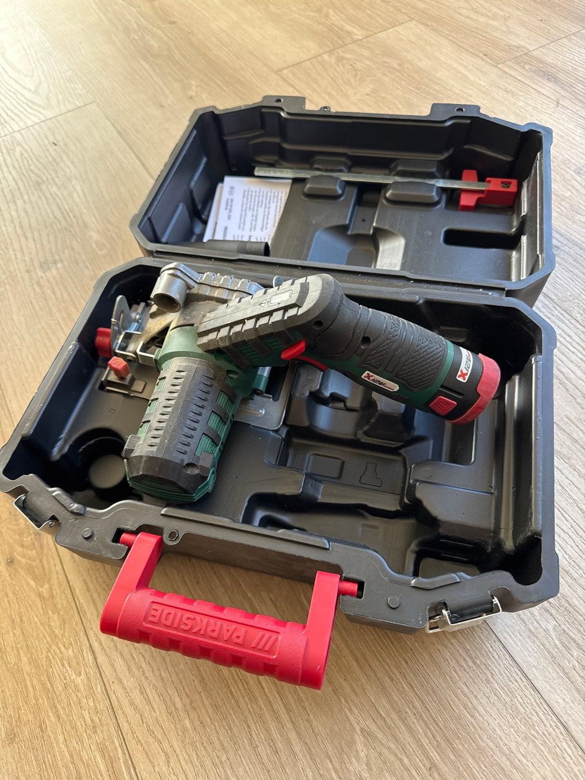 Parkside invalzaag PHKSA 12 B3 met 12v accu, zonder lader, Ophalen of Verzenden, Gebruikt, Invalzaag, Minder dan 30 mm