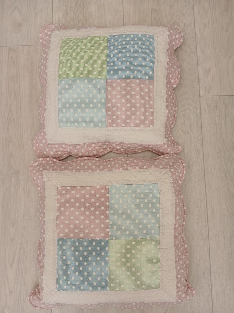 Set van 2 roze kussens met stippen, 40x40 cm, Ophalen of Verzenden, Zo goed als nieuw, Roze, Vierkant