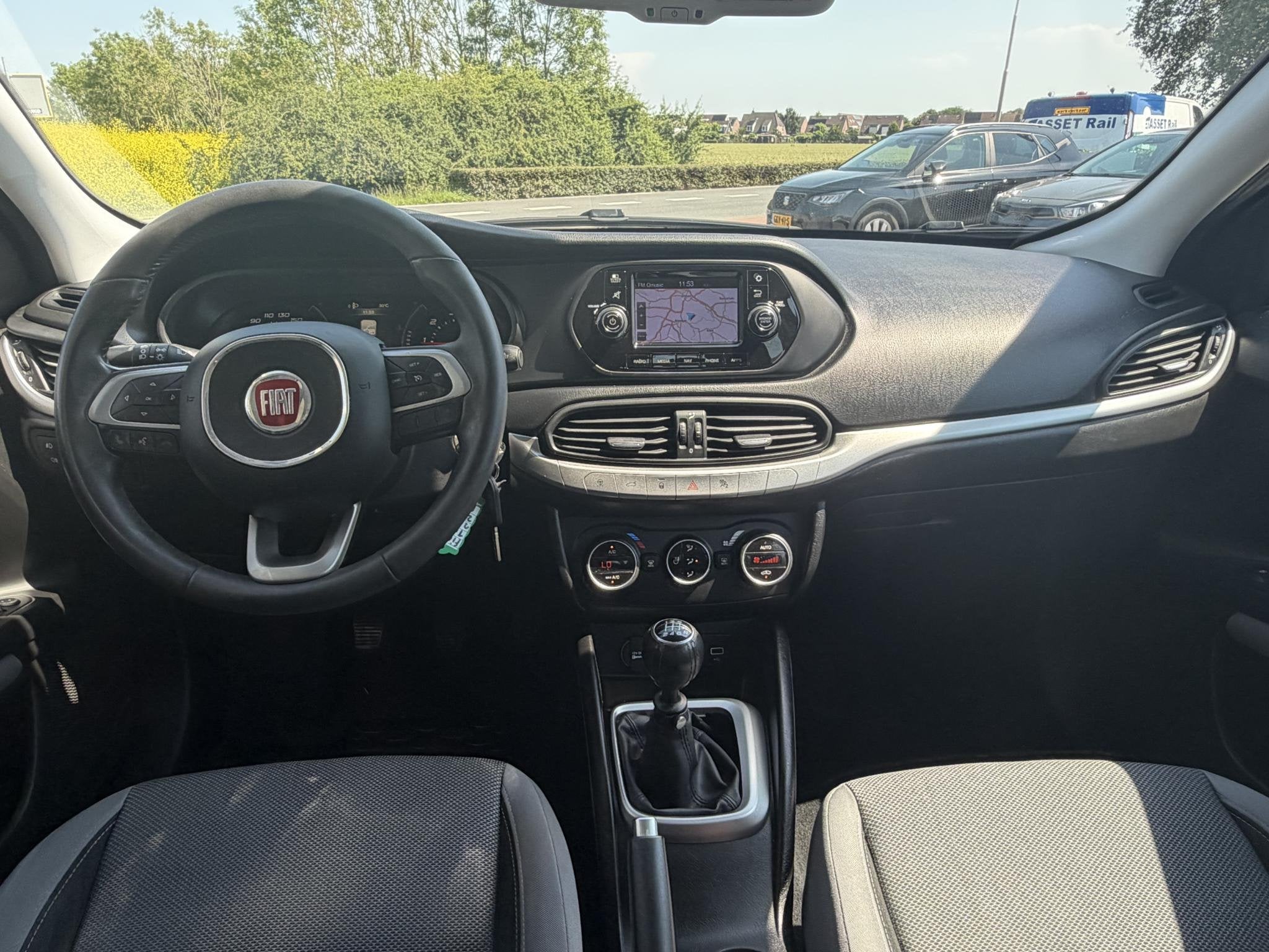 Fiat Tipo 1.4 16V Lounge KLIMA | NAVI | CRUISE | BOVAG !, Auto's, Fiat, Voorwielaandrijving, 12 maanden, Stof, Gebruikt