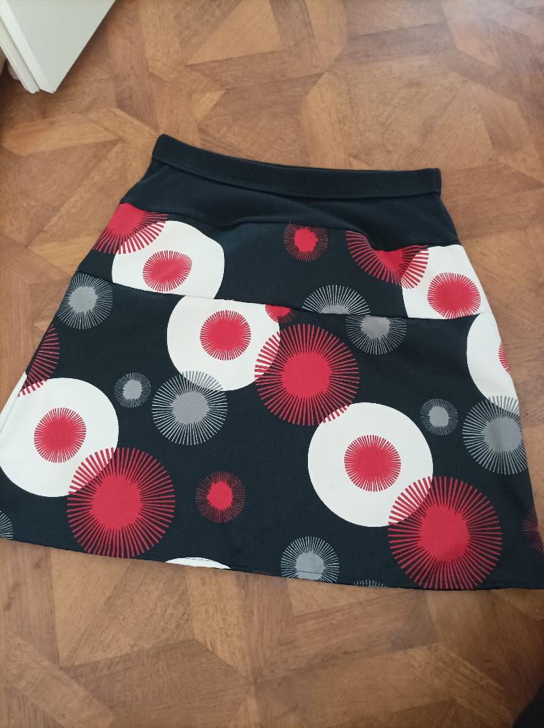 Remember? rok maat 36/38, Overige kleuren, Ophalen of Verzenden, Zo goed als nieuw, Knielengte