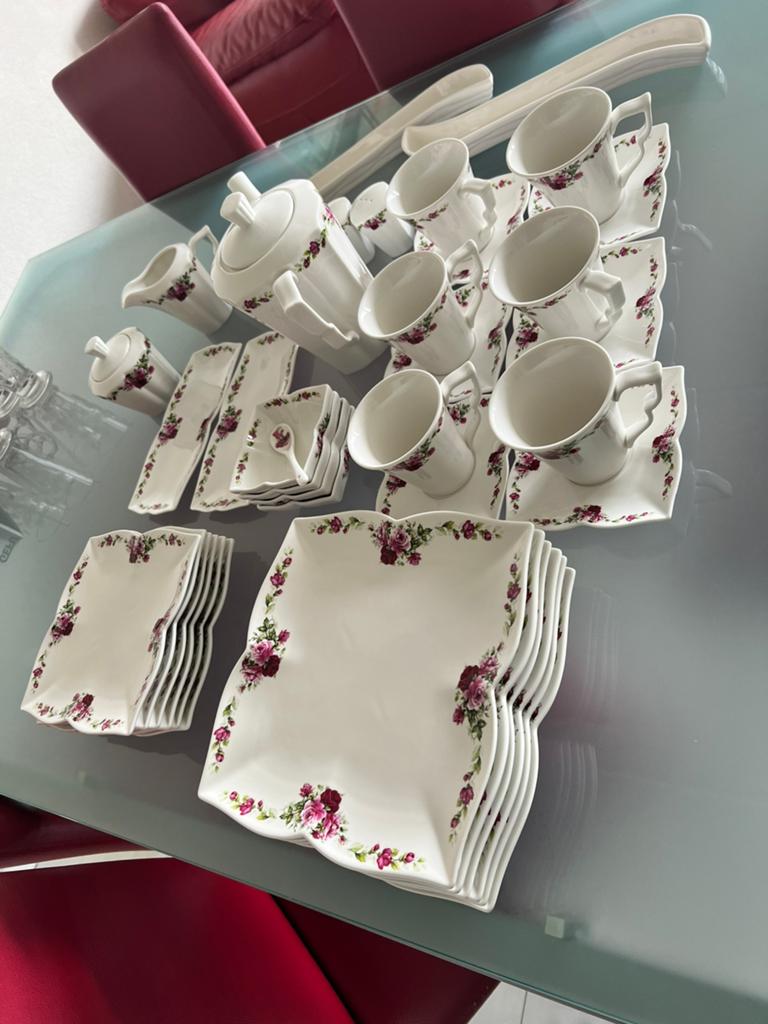 Te koop thee set merk Karaca, Huis en Inrichting, Keuken | Servies, Ophalen of Verzenden, Zo goed als nieuw, Overige stijlen