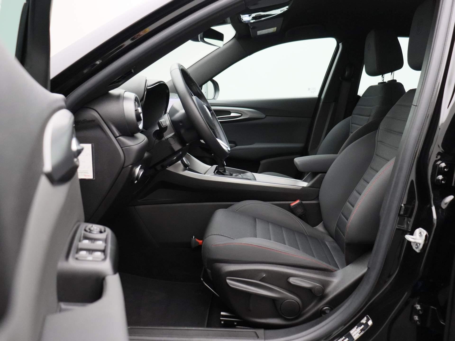 Alfa Romeo Tonale 1.5T Hybrid Sprint | Navigatie | Climate C, 12 maanden, Stof, Gebruikt, 4 cilinders