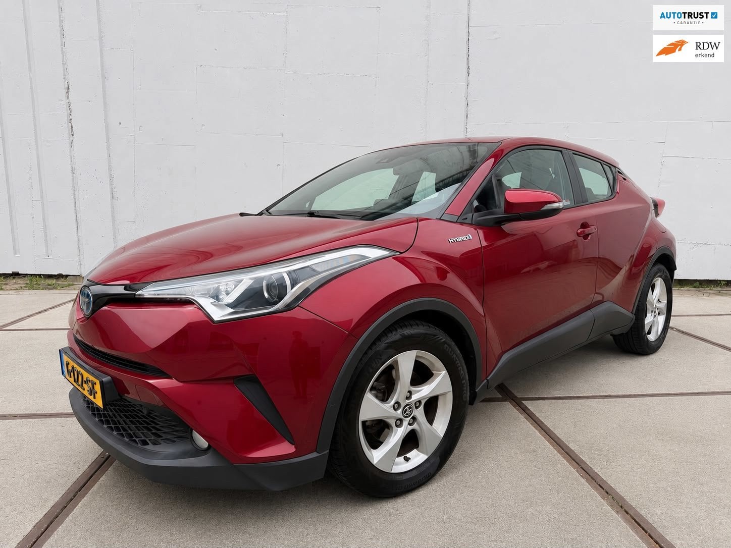 Toyota C-HR 1.8 Hybrid Bi-Tone, Auto's, Euro 6, 4 cilinders, 98 pk, 26 km/l