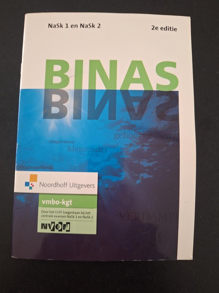 BINAS NaSk 1 en NaSk 2 VMBO-KGT 2e editie, Boeken, Ophalen of Verzenden, Gelezen, VMBO, Natuurkunde