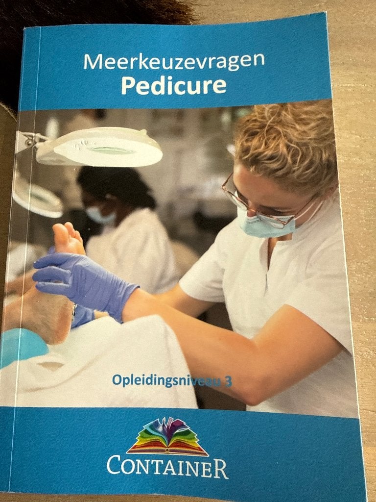 Meerkeuzevragen Pedicure, Container, Ophalen of Verzenden, Zo goed als nieuw, MBO
