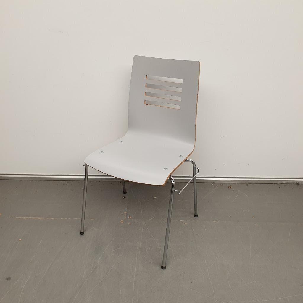 Brunner houten stoel (gebruikerssporen) 7x grijs en 1x rood, Ophalen, Gebruikt, Grijs, Vijf, Zes of meer stoelen