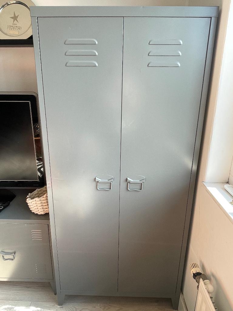 Grijze locker kast, Ophalen, Gebruikt, Stoer, industrieel