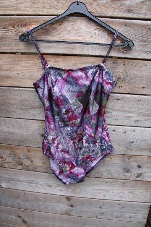 Badpak blauw/ wijnrood Tweka mt 42 B Cup Vaste prijs, Kleding | Dames, Blauw, Badpak, Ophalen of Verzenden, Zo goed als nieuw