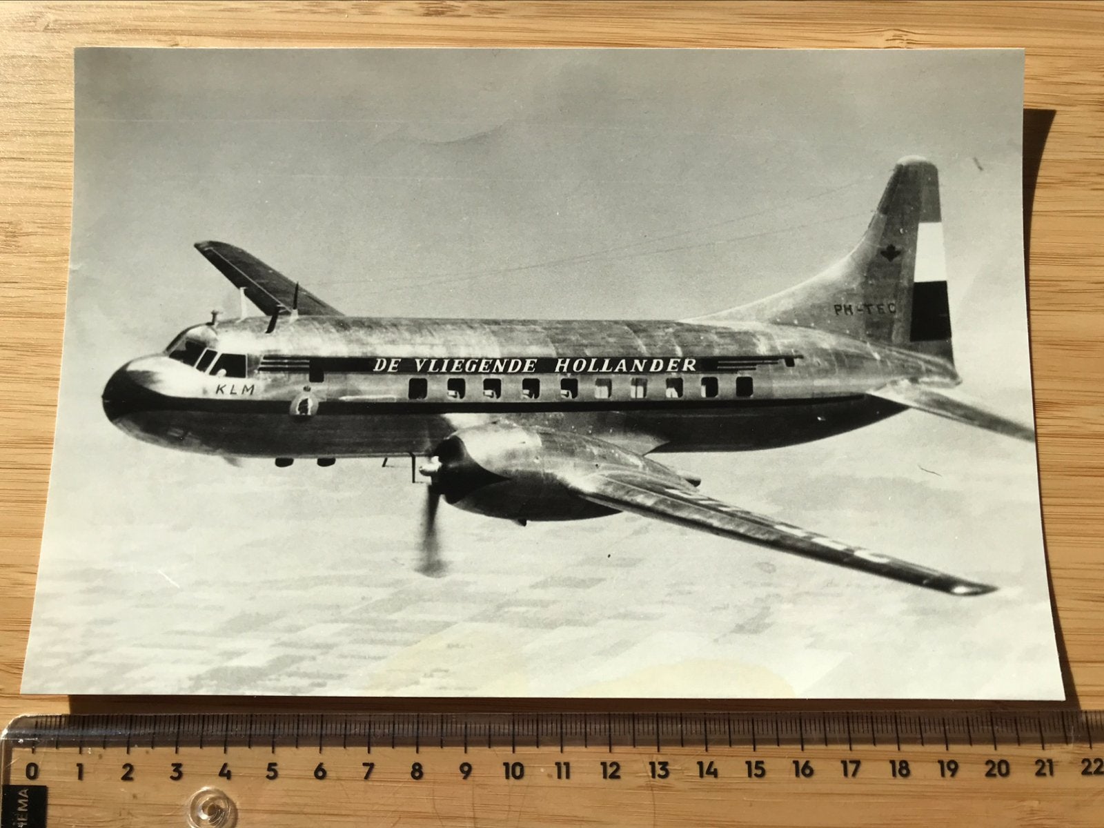 Lockheed Electra PH-TEC KLM 14x21 foto Luchtvaart Schiphol, Verzamelen, Ophalen of Verzenden, Zo goed als nieuw, Kaart, Foto of Prent