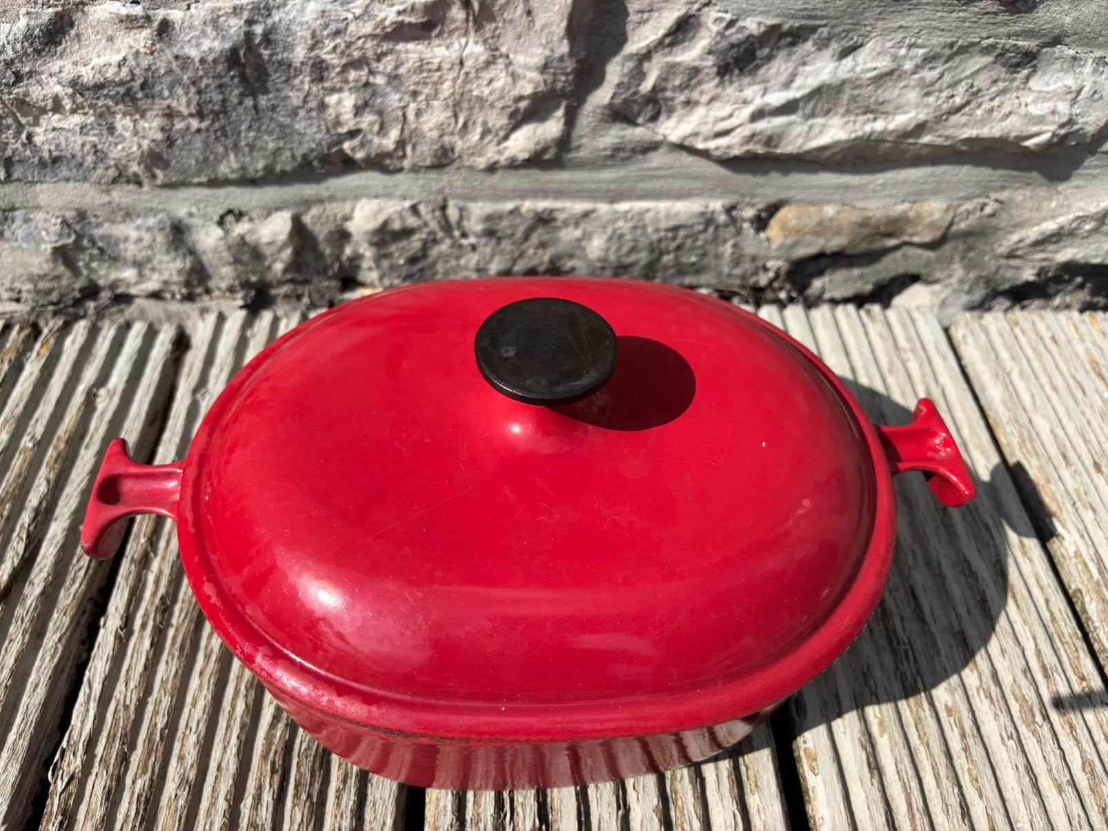 Le Creuset braadpan gietijzer ‘La mama’ Enzo Mari 25 cm, Ophalen of Verzenden, Zo goed als nieuw, Gietijzer
