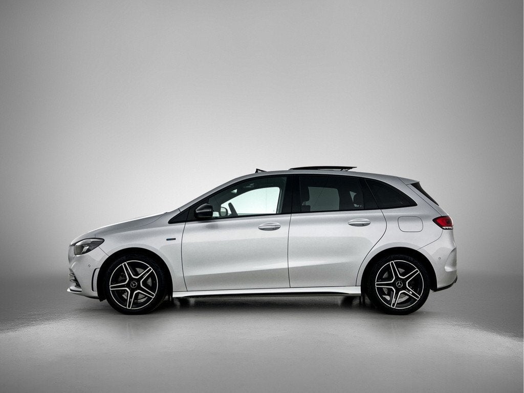 Mercedes-Benz B-Klasse 250 e AMG Plug-In Hybride | AMG Styli, Auto's, Mercedes-Benz, 12 maanden, Gebruikt, 4 cilinders, Automatische klimaatregeling
