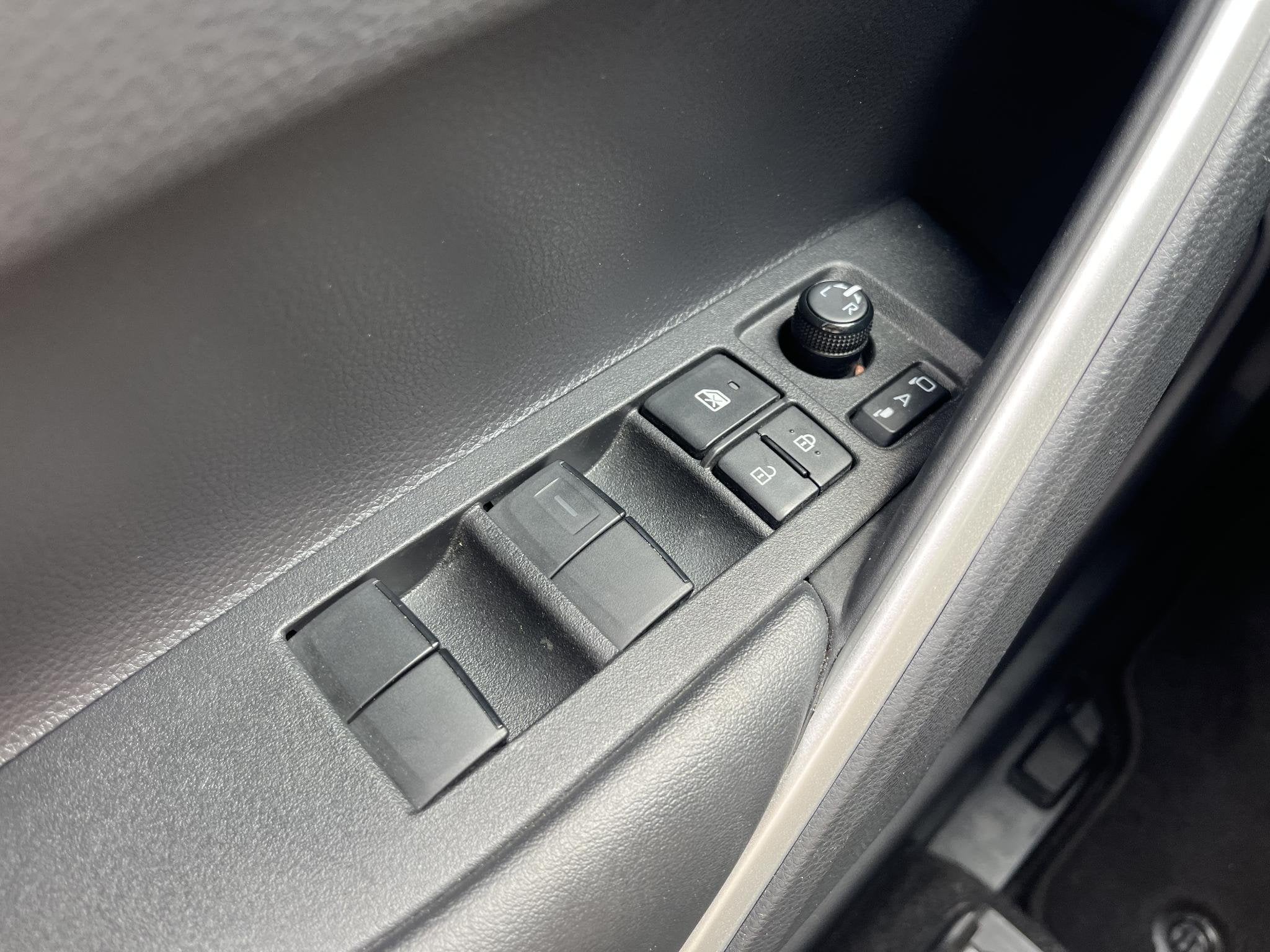 Foto 40 van Toyota Corolla Cross Hybrid 200 Dynamic MEERDERE KLEUREN LEV
