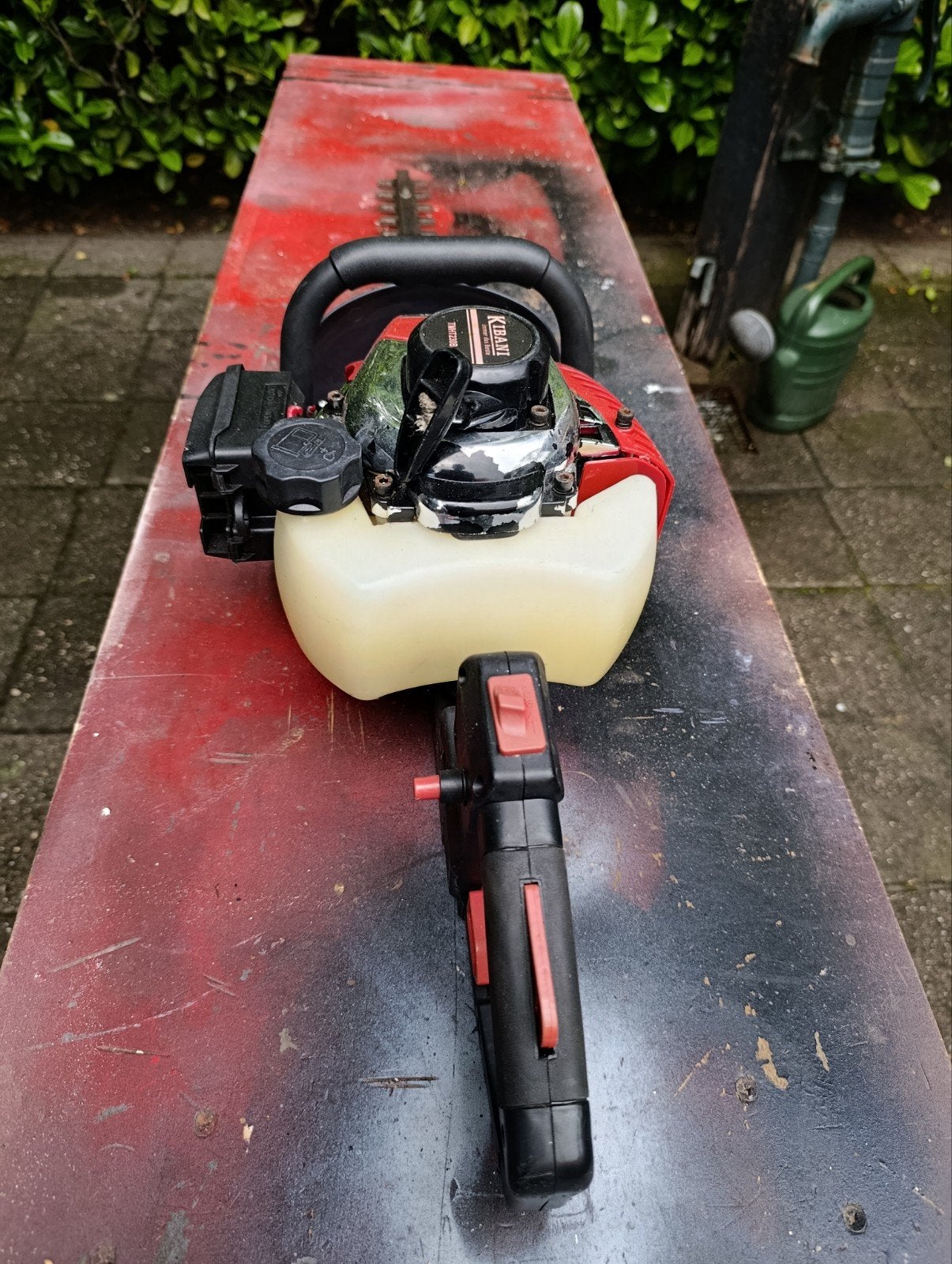 Heggeschaar, Ophalen, Gebruikt, Benzine, Kibani