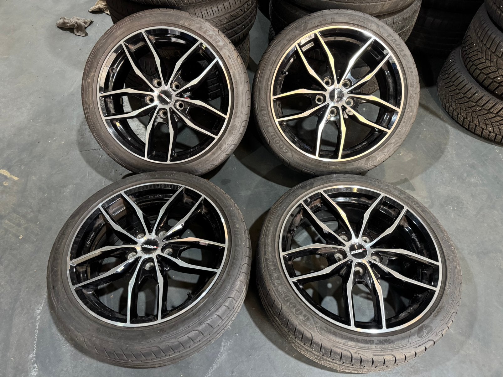 17” Mini Cooper (2014 - ) Velgen met Zomerbanden 205/45/17, Auto-onderdelen, Banden en Velgen, 17 inch, Zomerbanden, 205 mm