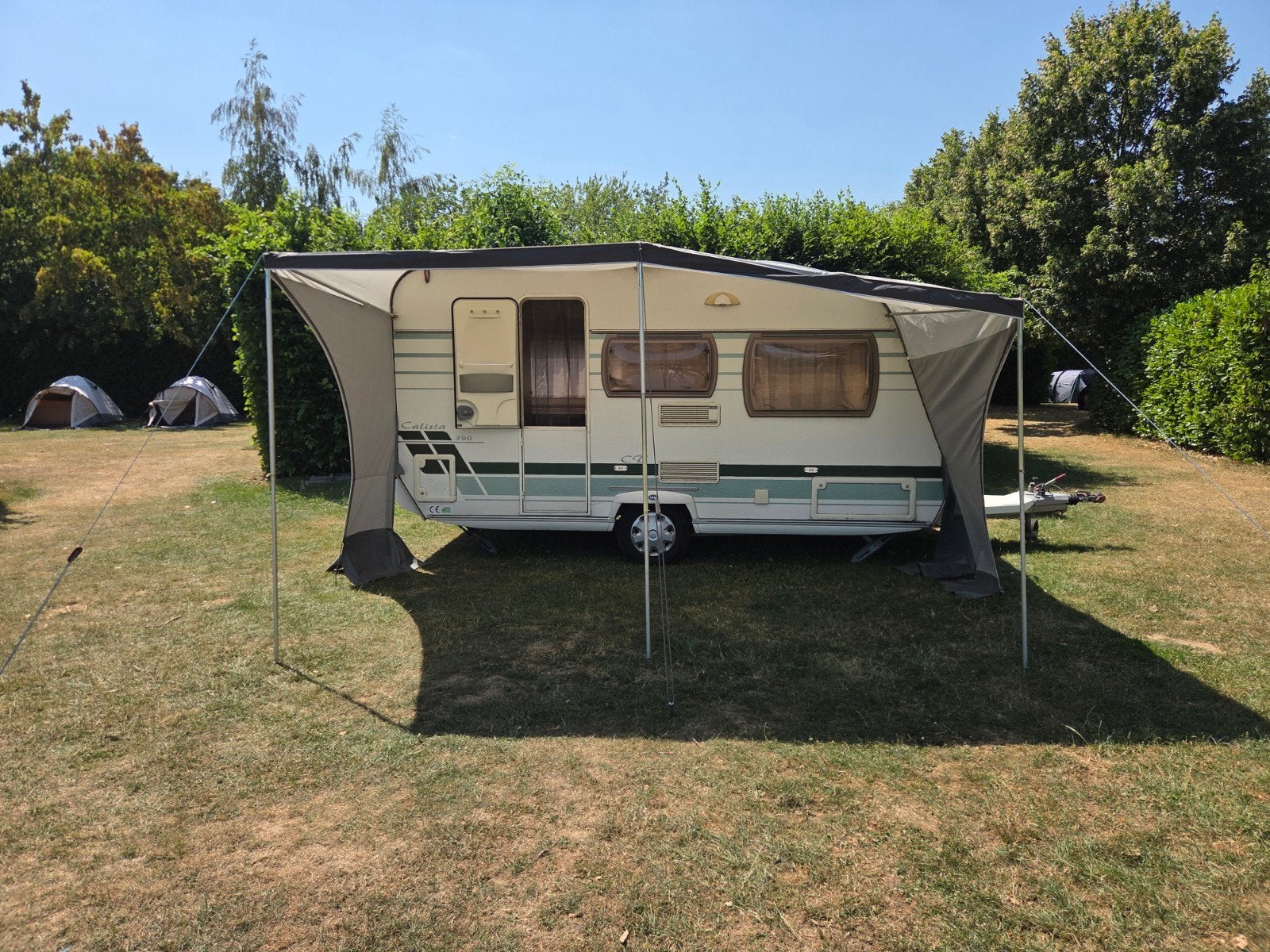 Chateau Caravan 390 bj 2006, Vast bed, Rondzit, 750 - 1000 kg, Particulier