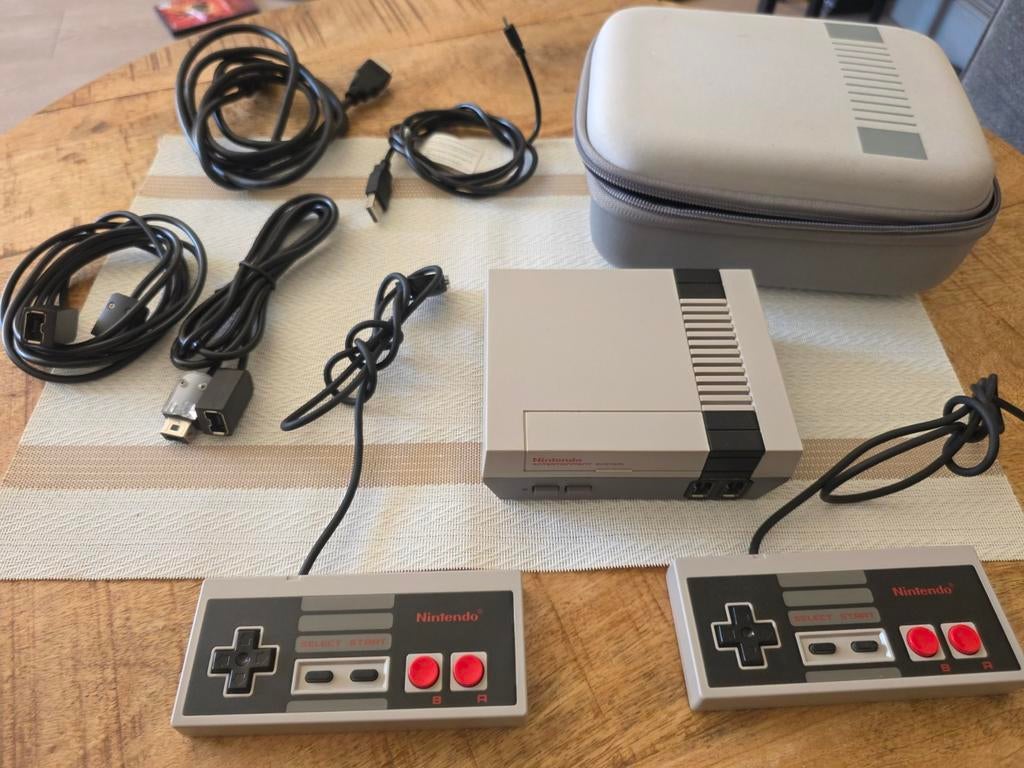 Originele nintendo nes mini classic met heel veel spellen, Spelcomputers en Games, Spelcomputers | Nintendo NES, Ophalen of Verzenden