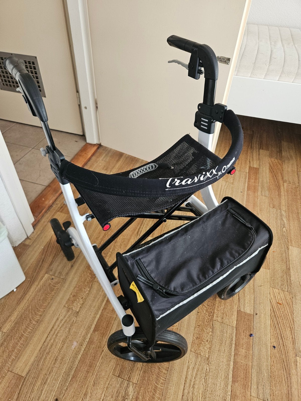 Nette Travixx rollator, Diversen, Ophalen, Lichtgewicht, Zo goed als nieuw