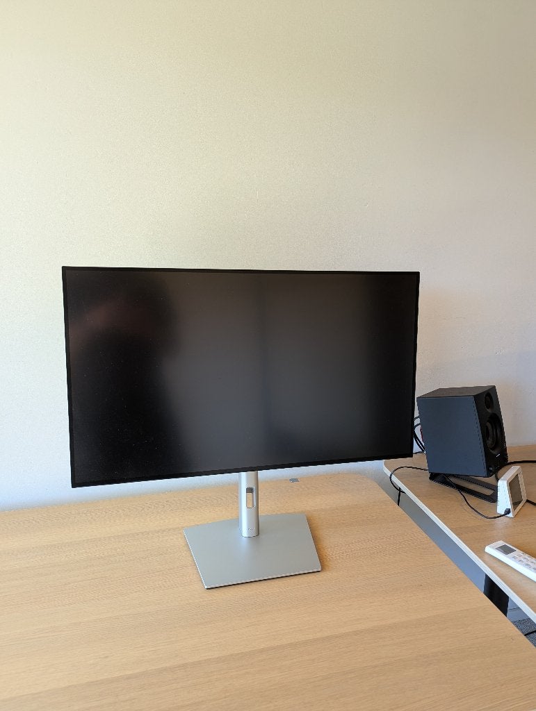 Dell U3223QE 32 inch monitor in nieuwstaat, Ophalen, IPS, In hoogte verstelbaar, DELL