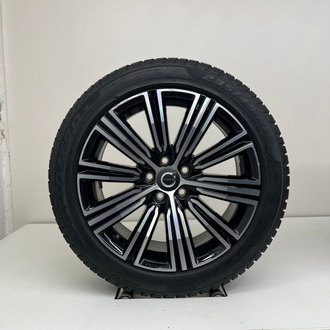 Volvo S60 / V60 - 18 inch - winterbanden, Auto-onderdelen, 18 inch, Gebruikt, Banden en Velgen, 235 mm