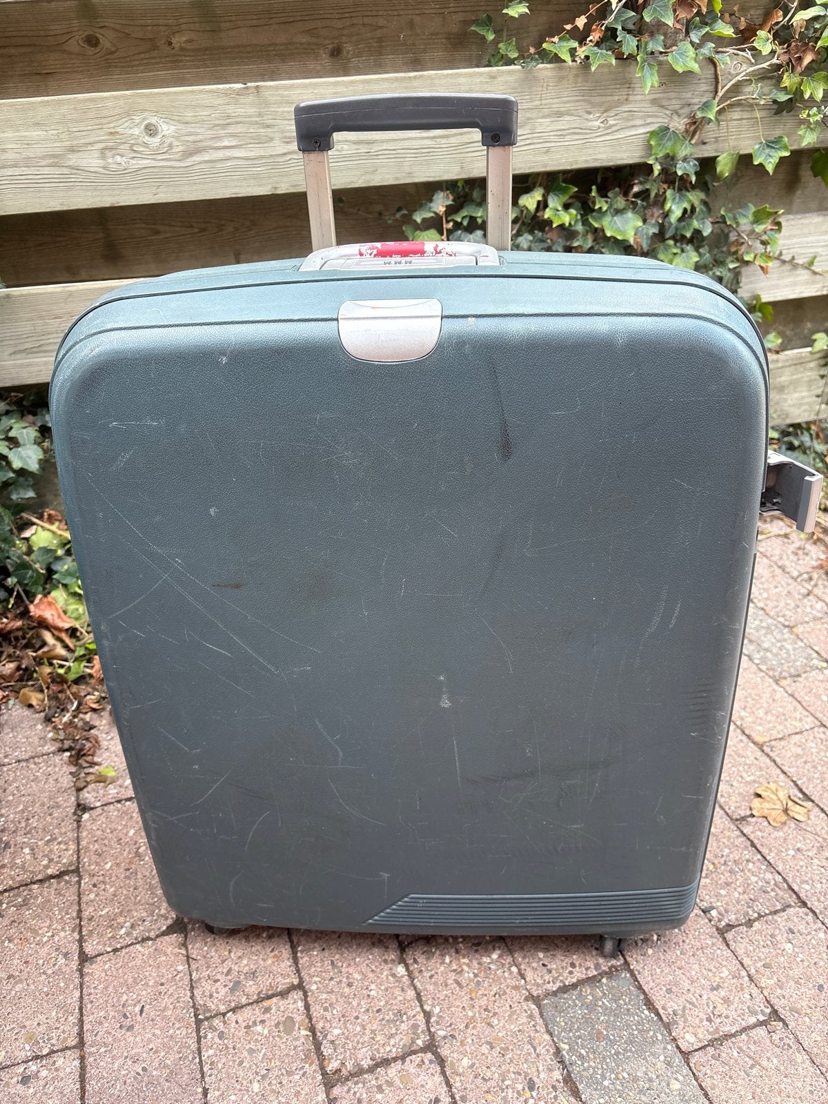 Gratis! Koffer met uitschuifbare handgreep en wieltjes, Ophalen, 30 cm of meer, Gebruikt, Blauw