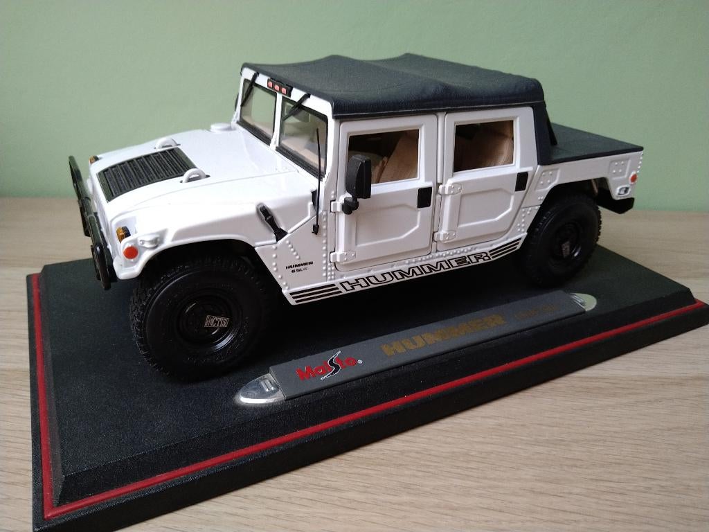Hummer H1 Wit Soft Top Maisto 1:18 met onderplaat, Hobby en Vrije tijd, Modelauto's | 1:18, Ophalen of Verzenden, Zo goed als nieuw