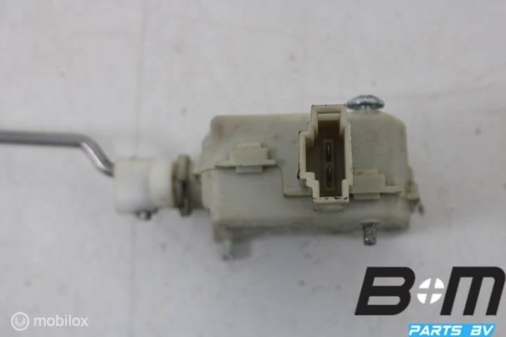 Stelelement voor tankklep VW Polo 9N 6Q6810773A, Gebruikt