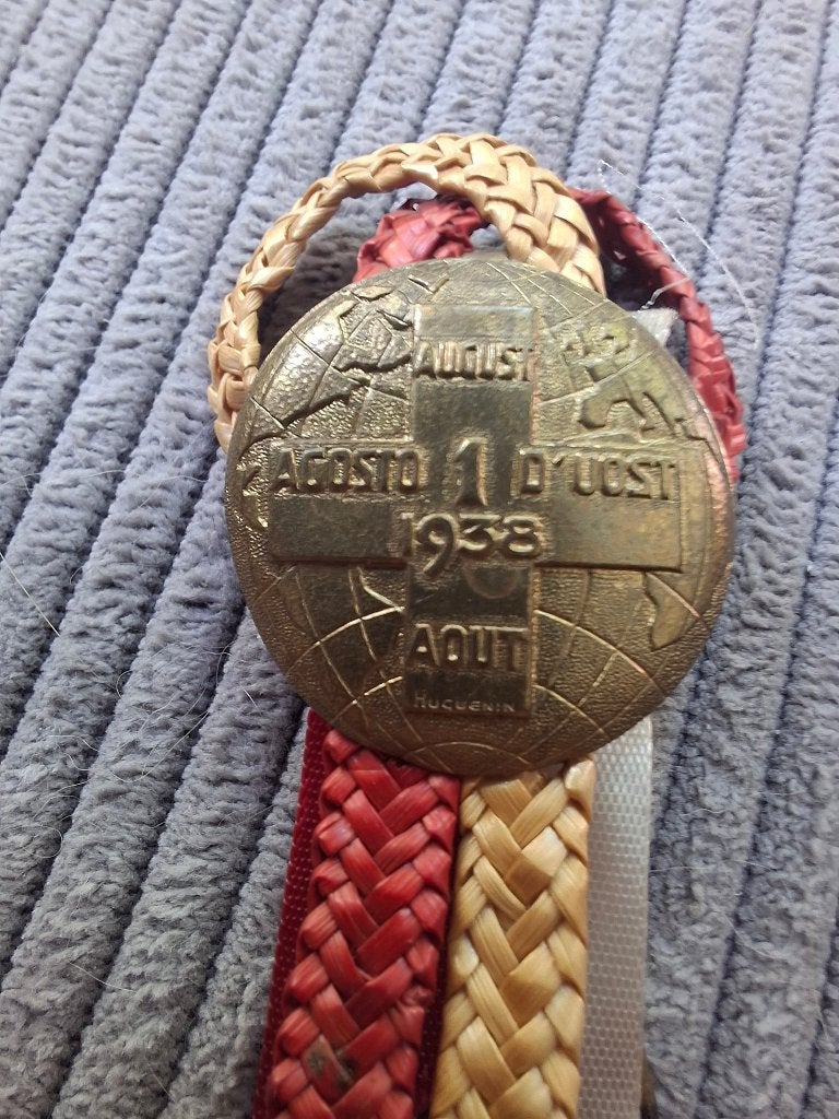 speld 1 augustus 1938 Zwitserland, Verzamelen, Speldjes, Pins en Buttons, Verzenden, Stad of Land