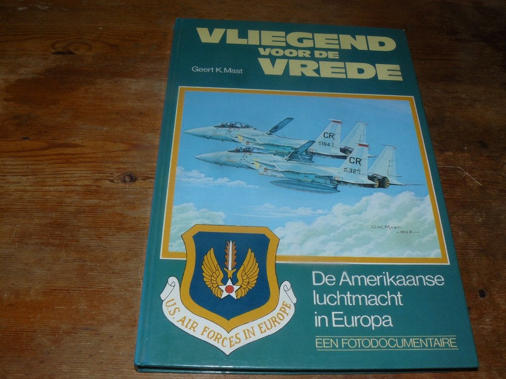 De Amerikaanse luchtmacht in Europa (USAF, fotoboek), Ophalen of Verzenden, Zo goed als nieuw, Boek of Tijdschrift