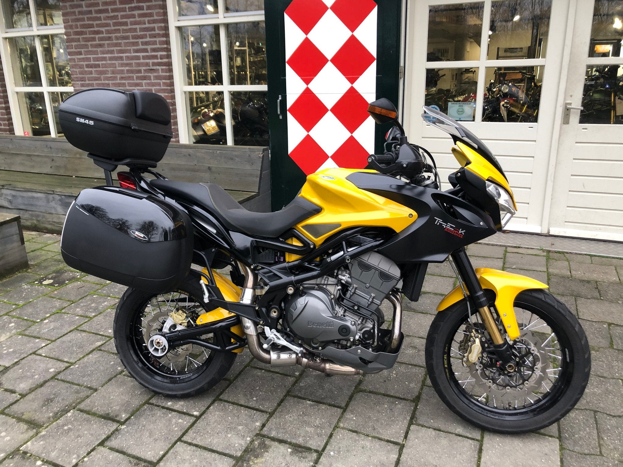 Benelli TRE-K 1130 AMAZONAS (bj 2009), Motoren, Strada Fornace Vecchia 30
61122  Pesaro, IT, Bedrijf, Support@benelli.com, 1130 cc