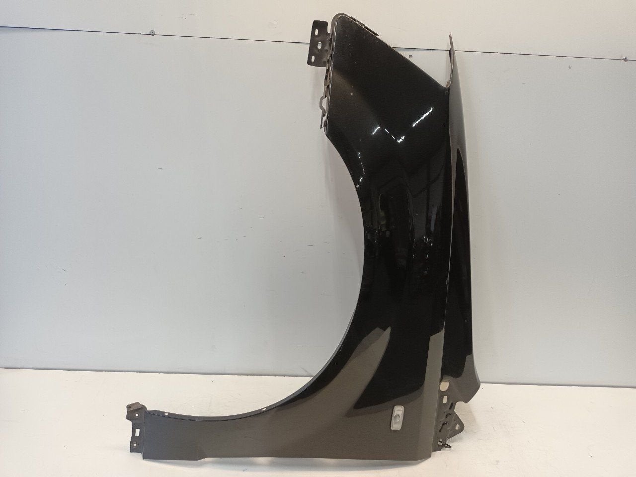 Spatbord links voor Lancia Voyager, Auto-onderdelen, Onderdelen@venauto.nl, Van der Ven Autorecycling B.V., Gebruikt, Ettenseweg 76, 4706 PB Roosendaal, The Netherlands