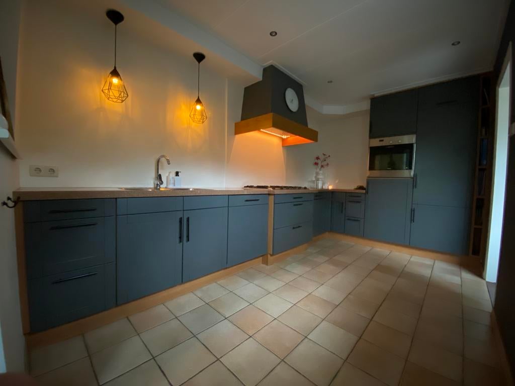 Ruime hoekkeuken met apparatuur!, Huis en Inrichting, Keuken | Complete keukens, Ophalen, Gebruikt, Hoekkeuken, Graniet of Steen
