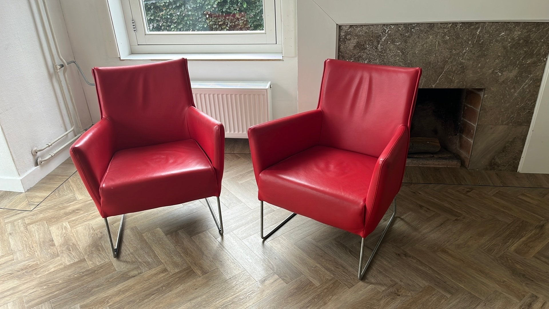 2 leren rode fauteuiltjes, Huis en Inrichting, Fauteuils, Ophalen, Gebruikt, 50 tot 75 cm, Leer