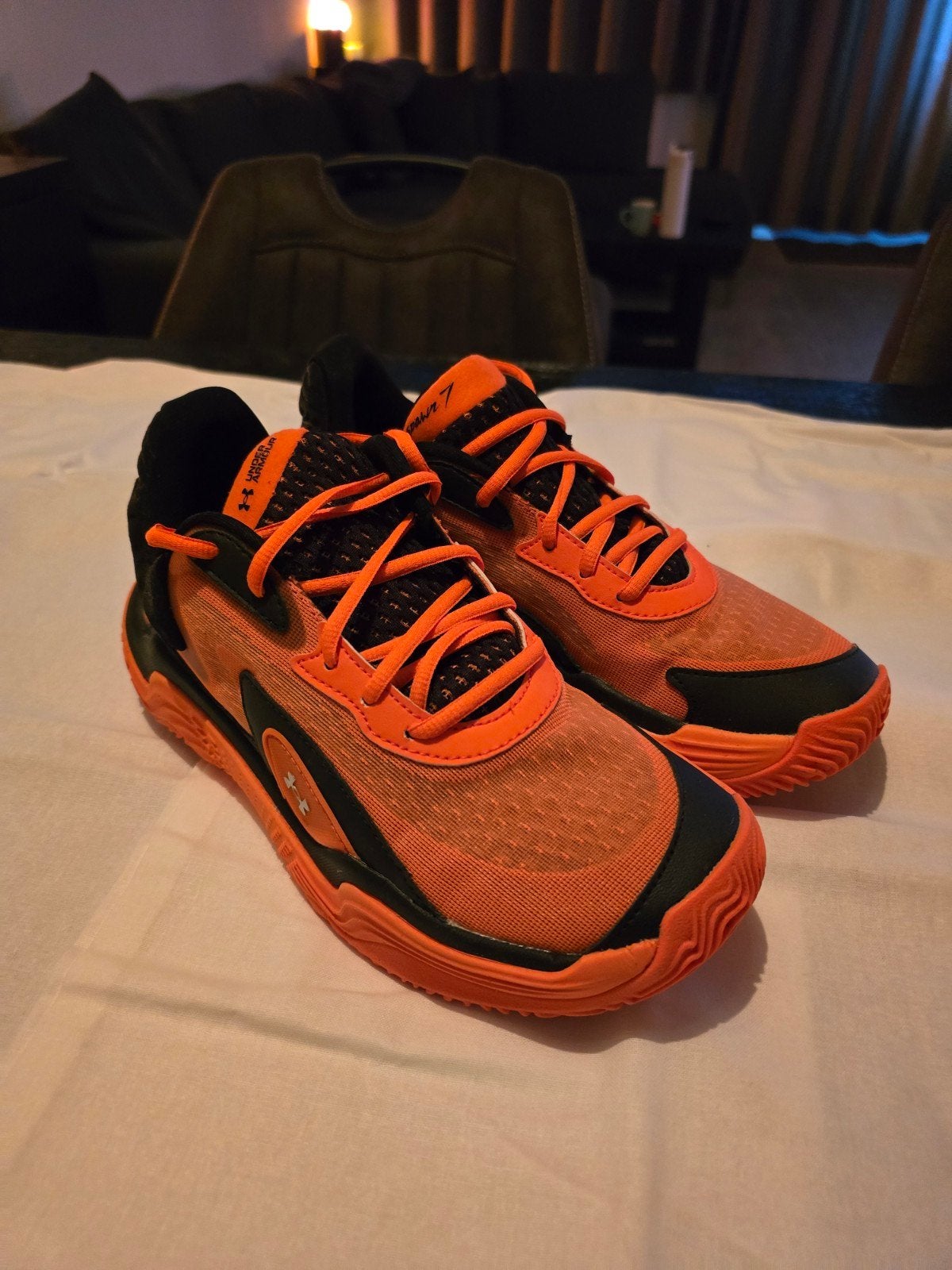 Sneakers Under Armour UA Spawn Basketbalschoenen maat 40.5, Ophalen, Zo goed als nieuw, Hardloopschoenen, Overige merken